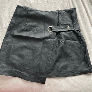 Boohoo leather skirt